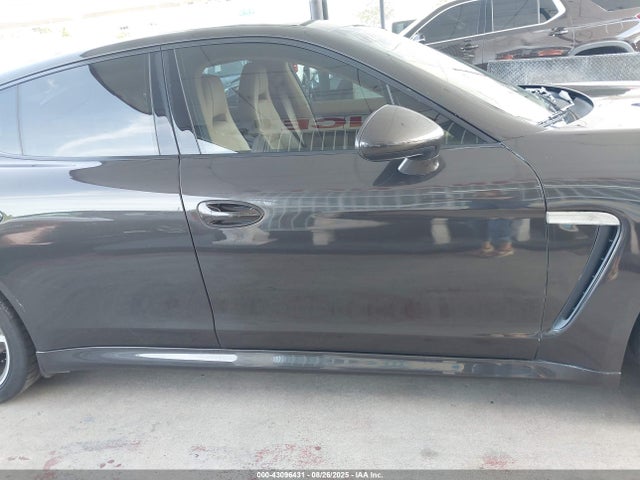43096431 :رقم المزاد ، WP0AA2A75CL072582 vin ، 2012 Porsche Panamera 4 مزاد بيع