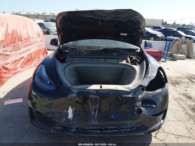 Tesla Model Y Rwd 2024 7SAYGDED0RF014743 Image 12