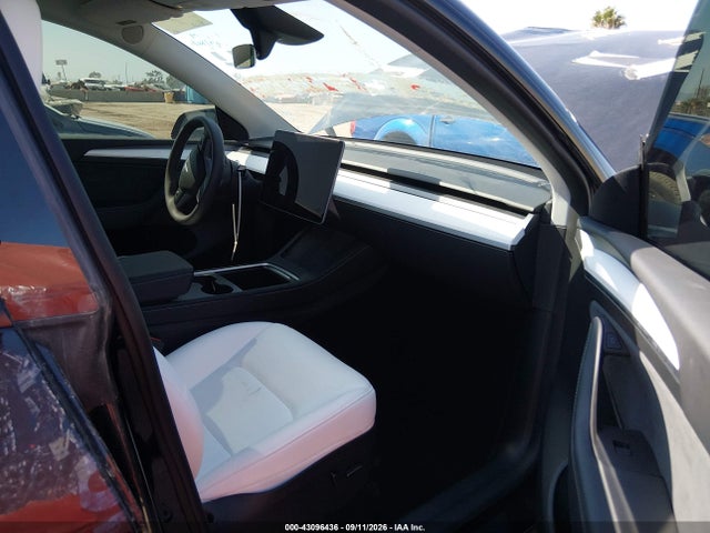 7SAYGDED0RF014743 Tesla Model Y Rwd
