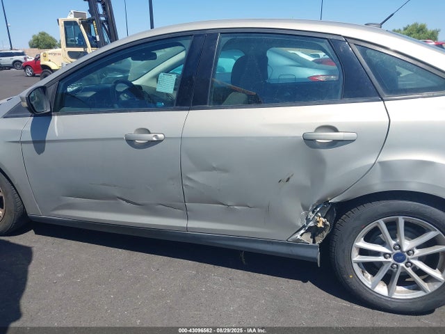 Ford Focus 2016 1FADP3F28GL276626 Image 6