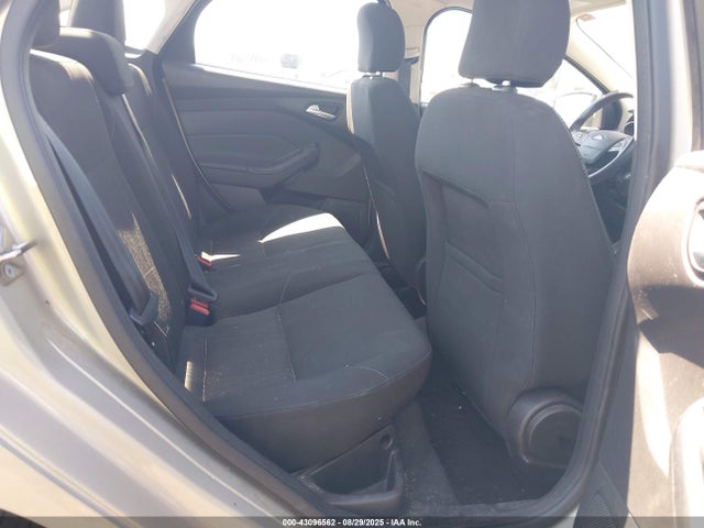 Ford Focus 2016 1FADP3F28GL276626 Image 8