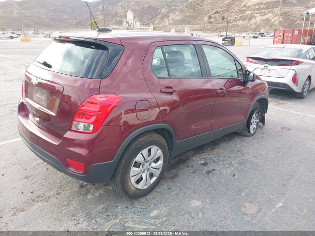 3GNCJKSB7HL169071 Chevrolet TRAX LS