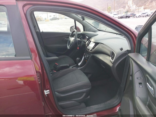 3GNCJKSB7HL169071 Chevrolet TRAX LS