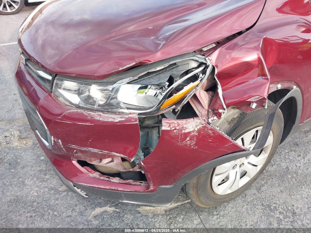 3GNCJKSB7HL169071 Chevrolet TRAX LS