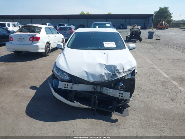 1G1RD6S58HU216490 Chevrolet l3a - di: direct injectio, vvt: variable valve timing, hybrid, gen 1