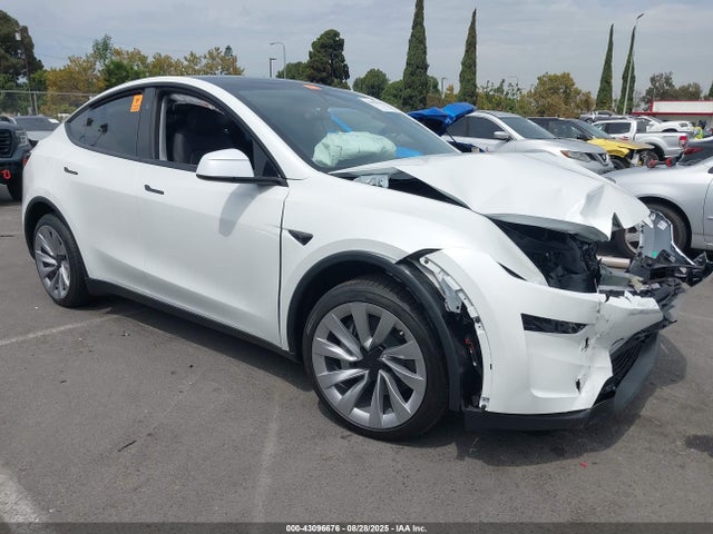 2026 TESLA MODEL Y 7SAYGDEE4TF358298 Photo 0
