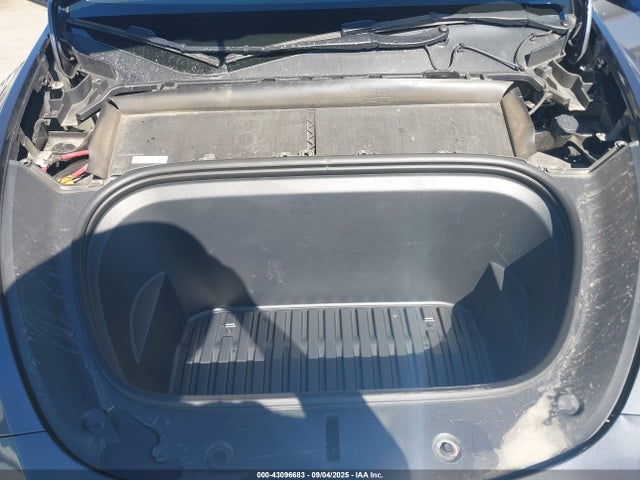 2023 TESLA MODEL Y 7SAYGDEE5PF877835 Photo 9