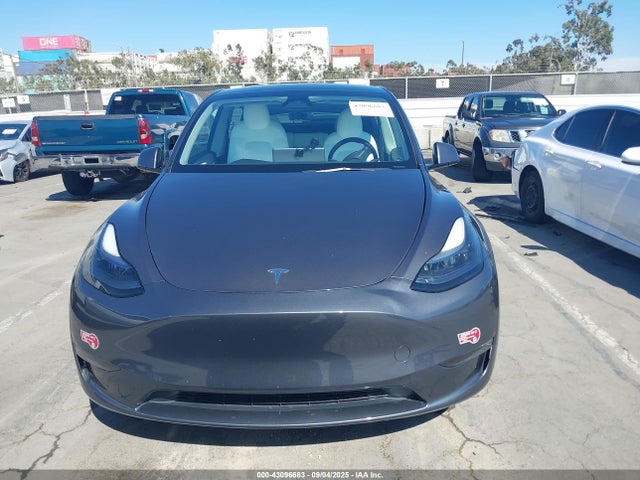 7SAYGDEE5PF877835 Tesla 2023