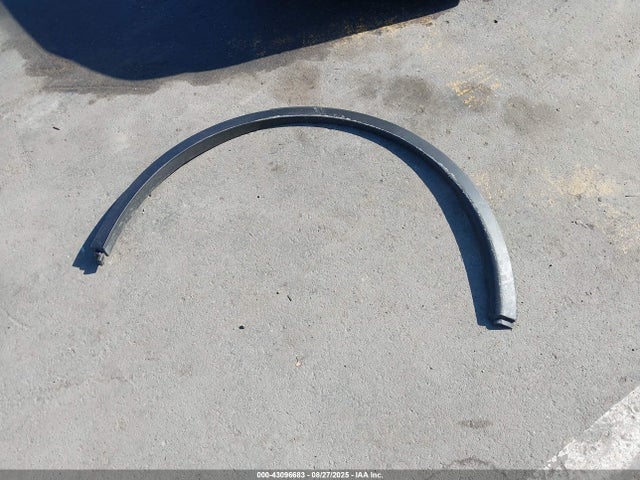 7SAYGDEE5PF877835 Tesla 2023