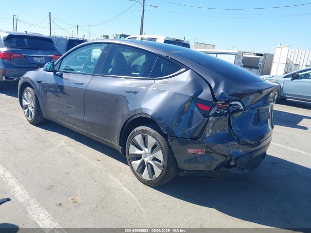 2023 TESLA MODEL Y 7SAYGDEE5PF877835 Photo 2