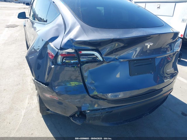 2023 TESLA MODEL Y 7SAYGDEE5PF877835 Photo 5