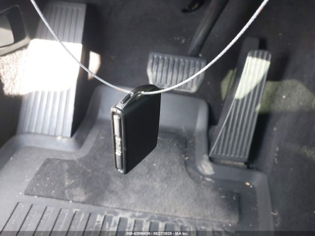 2018 VOLVO XC60 YV4A22RK7J1010211 Photo 10