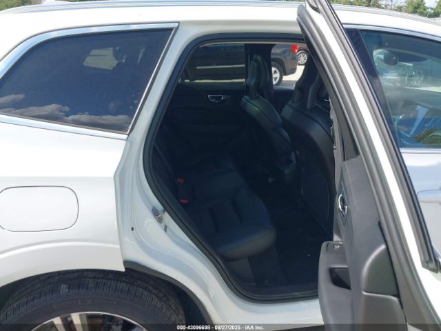2018 VOLVO XC60 YV4A22RK7J1010211 Photo 7