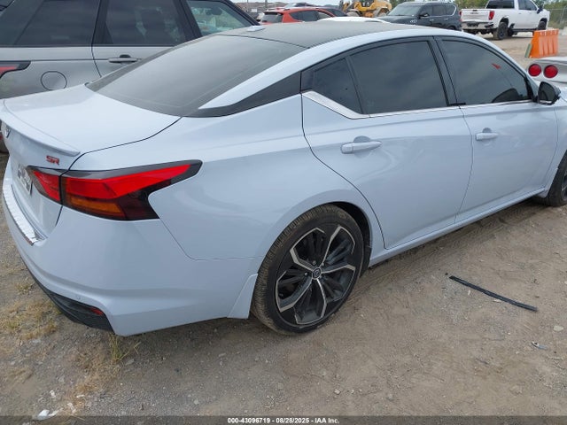 Nissan 2023 2023 1N4BL4CV5PN317922 Image 4