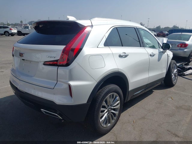 2024 CADILLAC XT4 1GYFZCR40RF211713 Photo 3