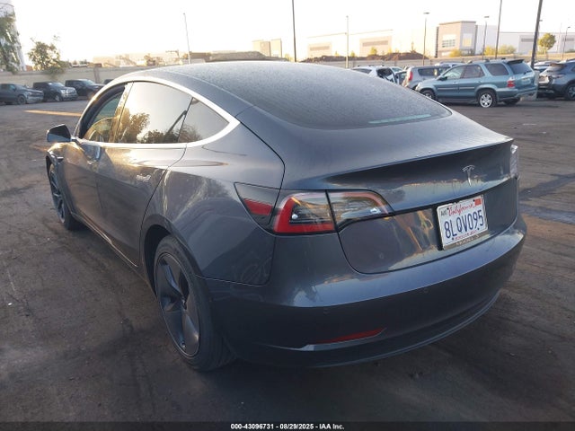 Tesla MODEL 3 2019 5YJ3E1EA8KF426920 Image 3