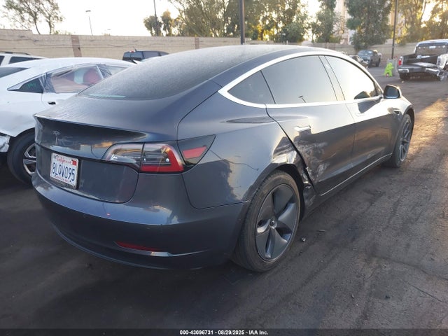 Tesla MODEL 3 2019 5YJ3E1EA8KF426920 Image 4