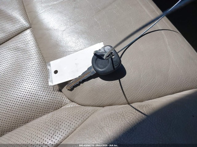 2010 CADILLAC DTS 1G6KH5EY3AU136357 Photo 10