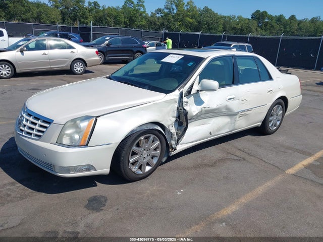 2010 CADILLAC DTS 1G6KH5EY3AU136357 Photo 1