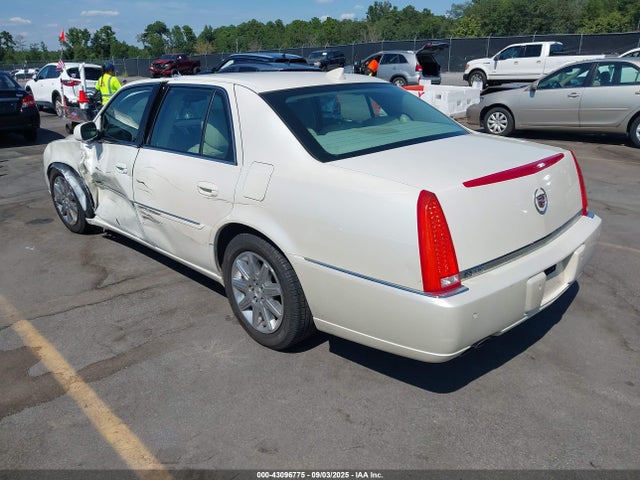 2010 CADILLAC DTS 1G6KH5EY3AU136357 Photo 2