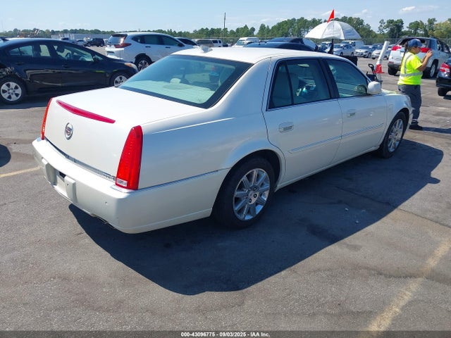 2010 CADILLAC DTS 1G6KH5EY3AU136357 Photo 3