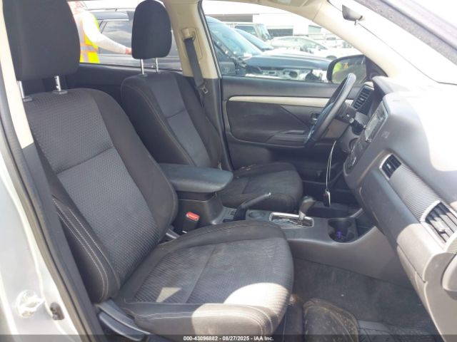 2016 MITSUBISHI OUTLANDER JA4AD3A38GZ001027 Photo 4