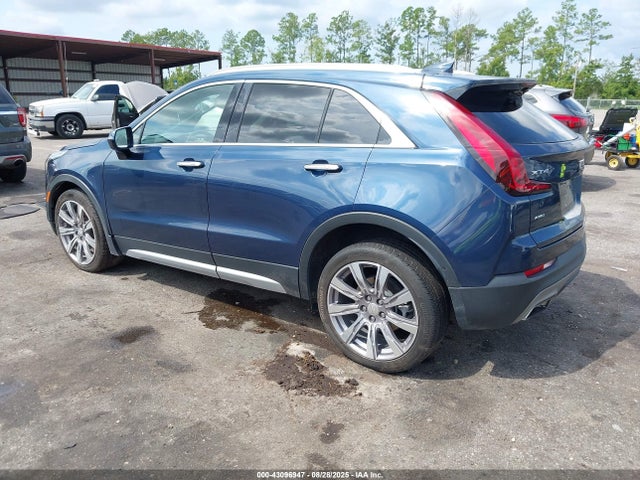 2020 CADILLAC XT4 1GYFZDR49LF138807 Photo 2
