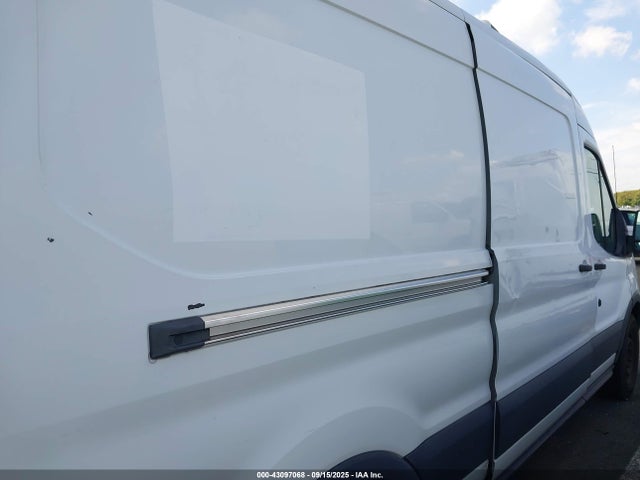 Ford Transit 2018 1FTYR2CM6JKB12746 Image 13
