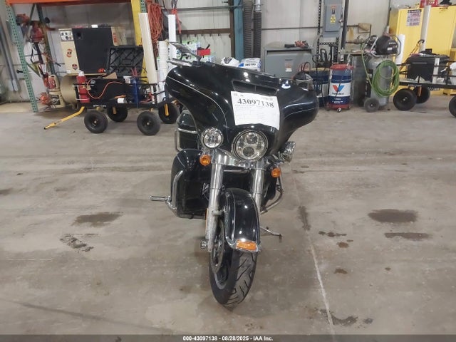 2016 HARLEY-DAVIDSON FLHTK 1HD1KEL13GB672809 Photo 4