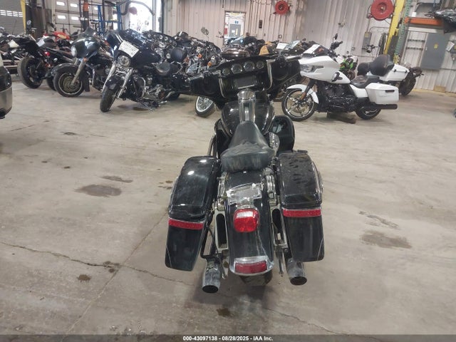 2016 HARLEY-DAVIDSON FLHTK 1HD1KEL13GB672809 Photo 5