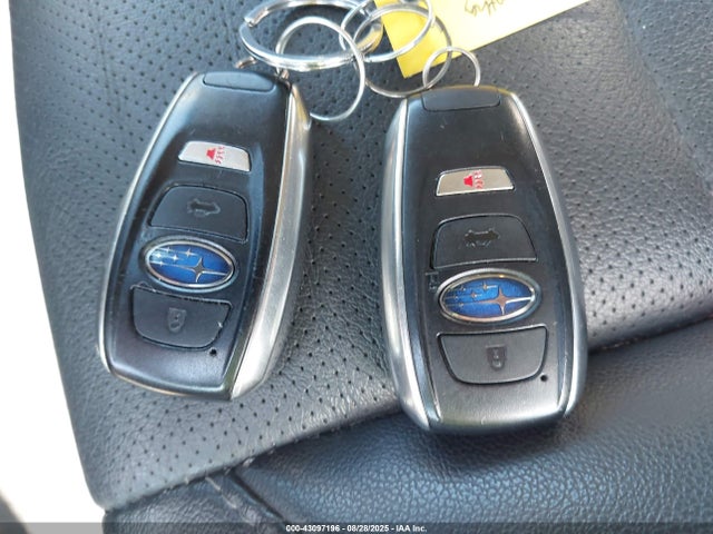 Продаж на аукціоні авто 2016 Subaru Outback 3.6r Limited, vin: 4S4BSENC7G3319824, номер лоту: 43097196