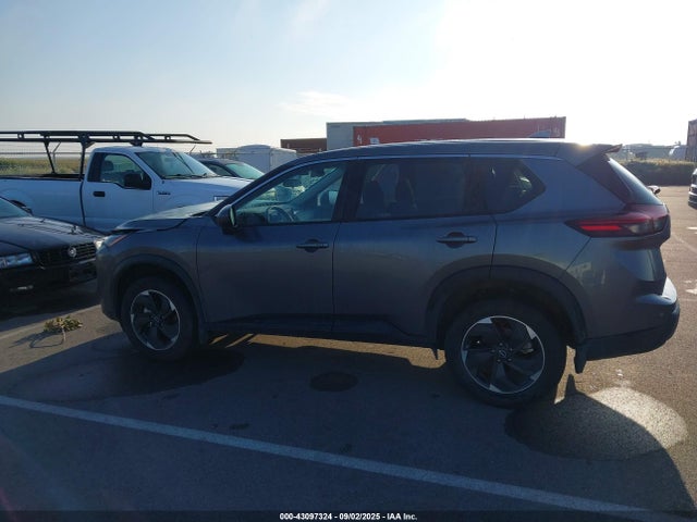 43097324 :رقم المزاد ، 5N1BT3BBXRC757592 vin ، 2024 Nissan Rogue Sv Intelligent Awd مزاد بيع