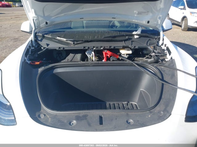 2025 TESLA MODEL Y 7SAYGDEE1SA369741 Photo 9