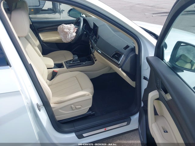 2023 AUDI Q5 WA1EAAFY1P2180619 Photo 4