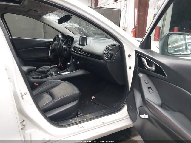 3MZBM1W71FM150158 Mazda pe