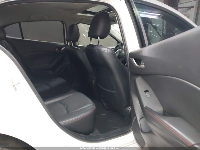 3MZBM1W71FM150158 Mazda pe