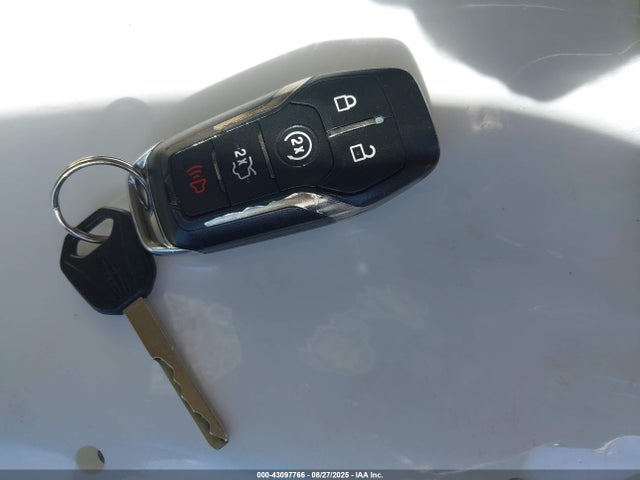 3LN6L2LU7ER808117 Lincoln 2014