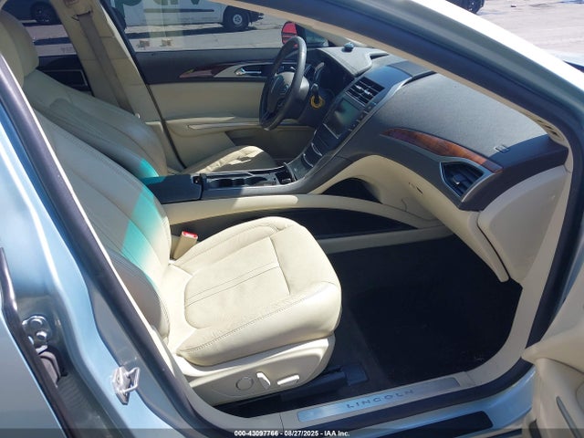 3LN6L2LU7ER808117 Lincoln 2014