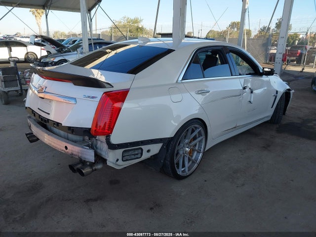2018 CADILLAC CTS-V 1G6A15S63J0108438 Photo 3