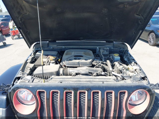 1C4HJXEN0MW828775 Jeep Wrangler Unlimited Sahara 4x4