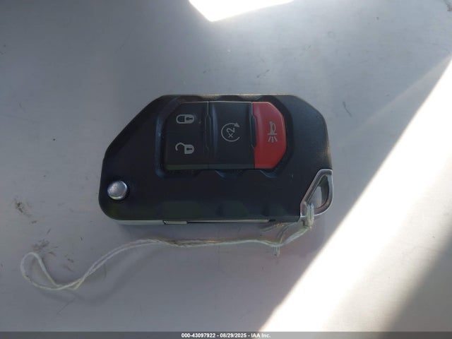 1C4HJXEN0MW828775 Jeep Wrangler Unlimited Sahara 4x4