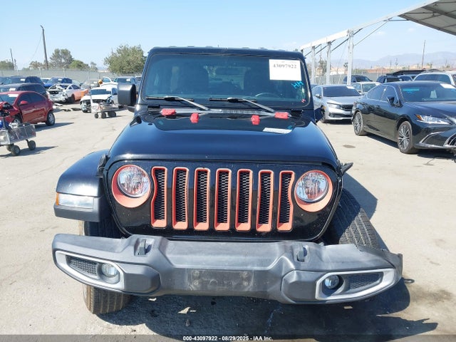 1C4HJXEN0MW828775 Jeep Wrangler Unlimited Sahara 4x4