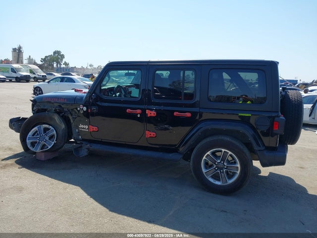 1C4HJXEN0MW828775 Jeep Wrangler Unlimited Sahara 4x4
