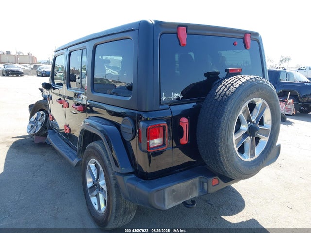1C4HJXEN0MW828775 Jeep Wrangler Unlimited Sahara 4x4