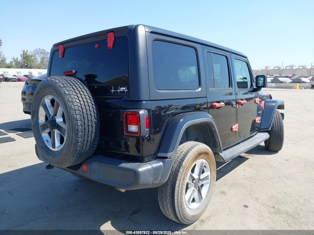 1C4HJXEN0MW828775 Jeep Wrangler Unlimited Sahara 4x4