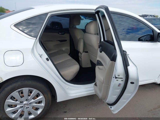 Nissan Sentra 2017 3N1AB7AP6HY225157 Image 8