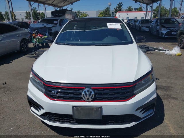 Volkswagen fsi 2018 1VWJM7A35JC040209 Image 13