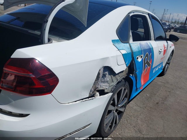 Volkswagen fsi 2018 1VWJM7A35JC040209 Image 6