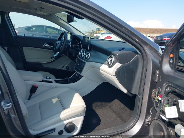 WDCTG4EB1GJ205254 Mercedes-Benz m270