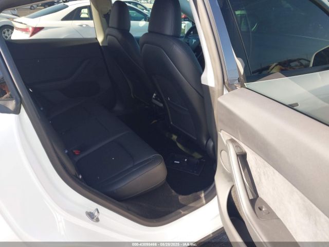 2024 TESLA MODEL Y 7SAYGDEE2RA323068 Photo 7